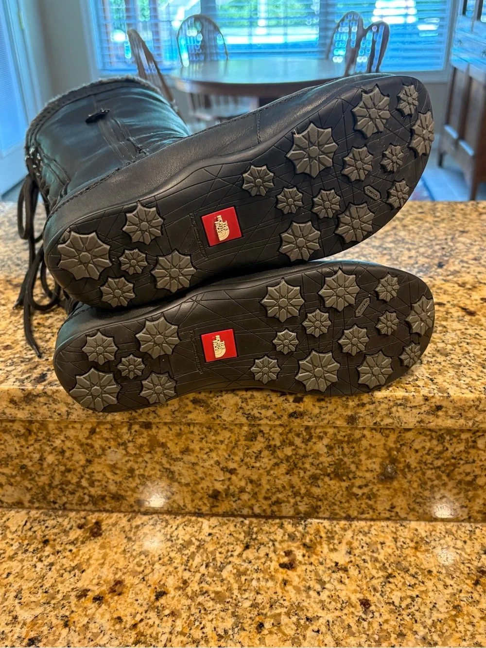 The North Face Janey Black Leather Primaloft Winter Boots size 7.5 Lace up Back